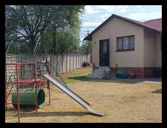 3 BEDROOM HOUSE FOR SALE IN NORKEM PARK